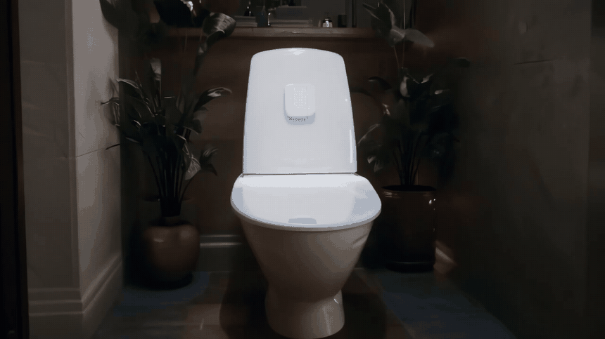 Smart motion-activated night light